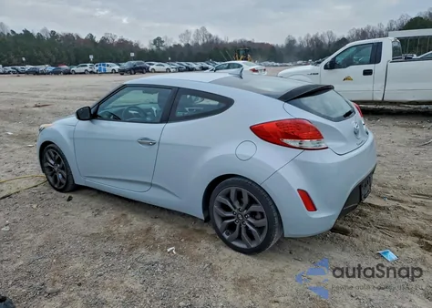 2015 Hyundai Veloster z USA, uszkodzony, nr VIN KMHTC6AD3FU221615